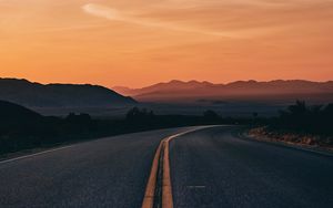 Preview wallpaper road, turn, horizon, sunset, marking, asphalt
