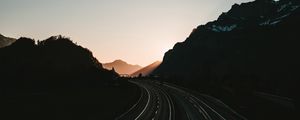 Preview wallpaper road, turn, mountains, morning, sundawn, empty