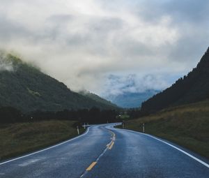 Preview wallpaper road, turn, mountains, nature, landscape