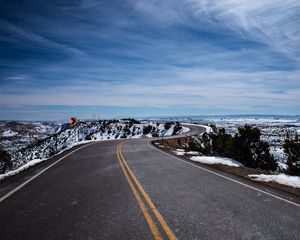 Preview wallpaper road, turn, winding, asphalt, horizon, snowy