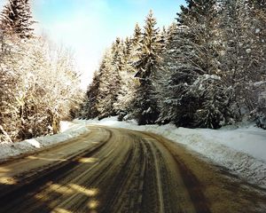 Preview wallpaper road, turn, winter, snow, trees, hoarfrost, slush, dirt