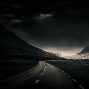 Preview wallpaper road, winding, distance, bw