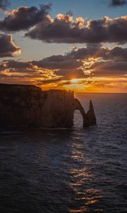 Preview wallpaper rock, arch, sea, waves, sunset, landscape