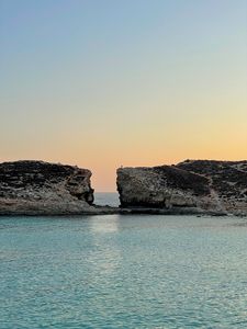 Preview wallpaper rock, arch, sea, horizon, landscape, nature