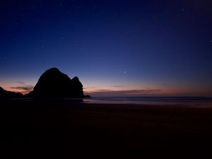 Preview wallpaper rock, beach, night, sea, dark