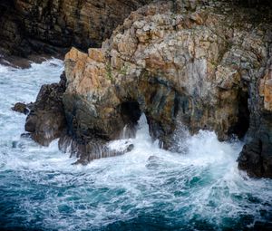 Preview wallpaper rock, cave, sea, waves, foam, nature