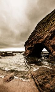 Preview wallpaper rock, cliff, sea, waves, beach