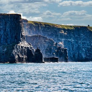 Preview wallpaper rock, cliff, sea, crag