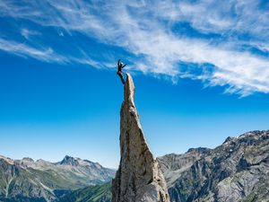 Preview wallpaper rock climber, rock, peak, extreme