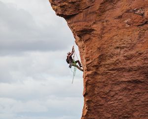 Preview wallpaper rock climber, rock, peak, extreme, sky