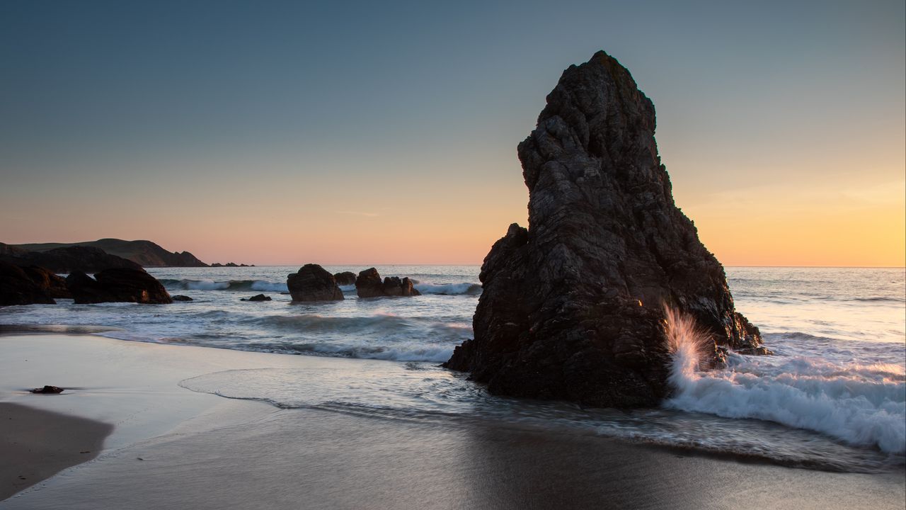 Wallpaper rock, coast, sea, waves, twilight, landscape