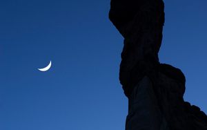 Preview wallpaper rock, moon, sky, night, dark