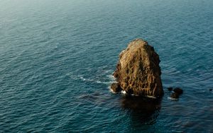 Preview wallpaper rock, ocean, horizon, channel islands, oxnard, united states