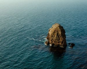 Preview wallpaper rock, ocean, horizon, channel islands, oxnard, united states