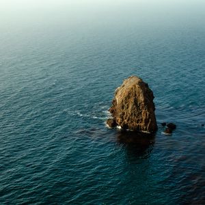 Preview wallpaper rock, ocean, horizon, channel islands, oxnard, united states