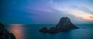 Preview wallpaper rock, sea, evening, sky