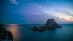 Preview wallpaper rock, sea, evening, sky