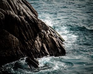 Preview wallpaper rock, sea, splashes, foam