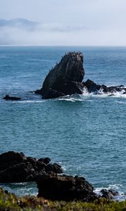 Preview wallpaper rock, sea, splashes, horizon