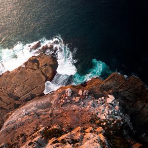 Preview wallpaper rock, sea, surf, cliff, waves, foam