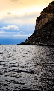 Preview wallpaper rock, sea, waves, sky, horizon