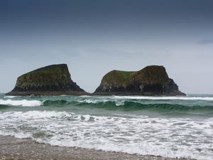 Preview wallpaper rock, sea, waves, foam, shore, landscape