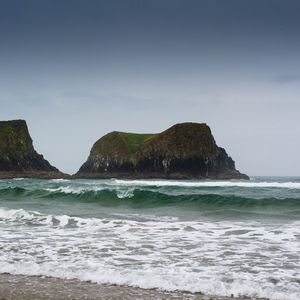 Preview wallpaper rock, sea, waves, foam, shore, landscape