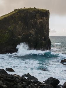 Preview wallpaper rock, sea, waves, splashes, stones