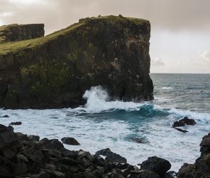 Preview wallpaper rock, sea, waves, splashes, stones