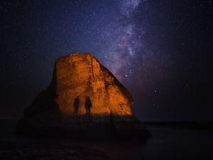 Preview wallpaper rock, shadows, starry sky, milky way, shark fin cove, davenport, united states