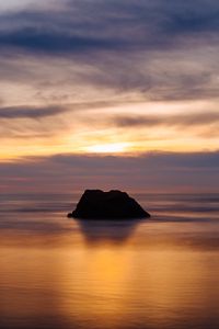 Preview wallpaper rock, sunset, ocean, horizon