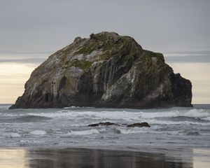 Preview wallpaper rock, waves, sea, shore, landscape