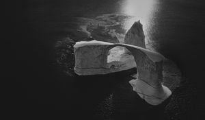 Preview wallpaper rocks, arch, sea, black and white, nature