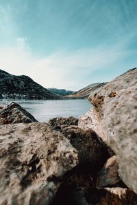 Preview wallpaper rocks, blocks, lake, horizon