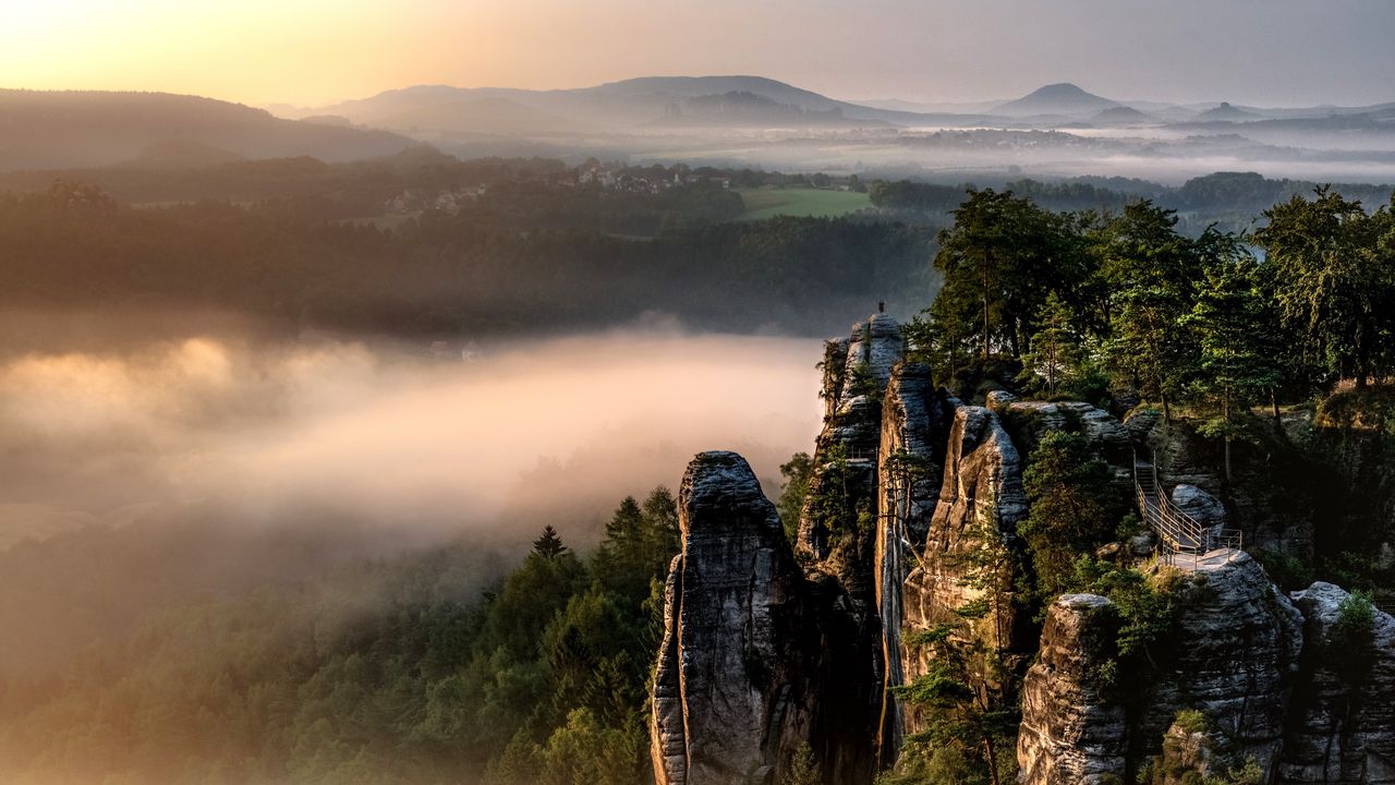 Wallpaper rocks, fog, hills