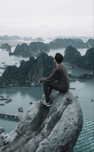 Preview wallpaper rocks, man, view, bay, overview