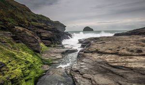Preview wallpaper rocks, moss, sea, water, nature