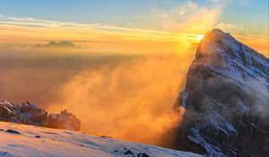 Preview wallpaper rocks, mountains, fog, sun
