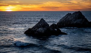 Preview wallpaper rocks, sea, horizon, landscape, nature, evening