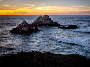 Preview wallpaper rocks, sea, horizon, landscape