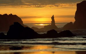 Preview wallpaper rocks, sea, sand, oregon, decline, sky, beach