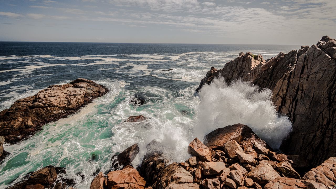 Wallpaper rocks, sea, splashes, waves