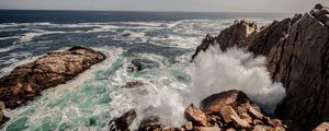 Preview wallpaper rocks, sea, splashes, waves