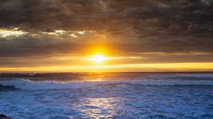 Preview wallpaper rocks, sea, sunset, spray, waves