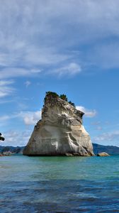 Preview wallpaper rocks, sea, waves, horizon, clouds