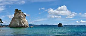 Preview wallpaper rocks, sea, waves, horizon, clouds