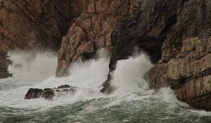 Preview wallpaper rocks, sea, waves, splashes, nature