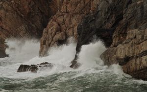 Preview wallpaper rocks, sea, waves, splashes, nature
