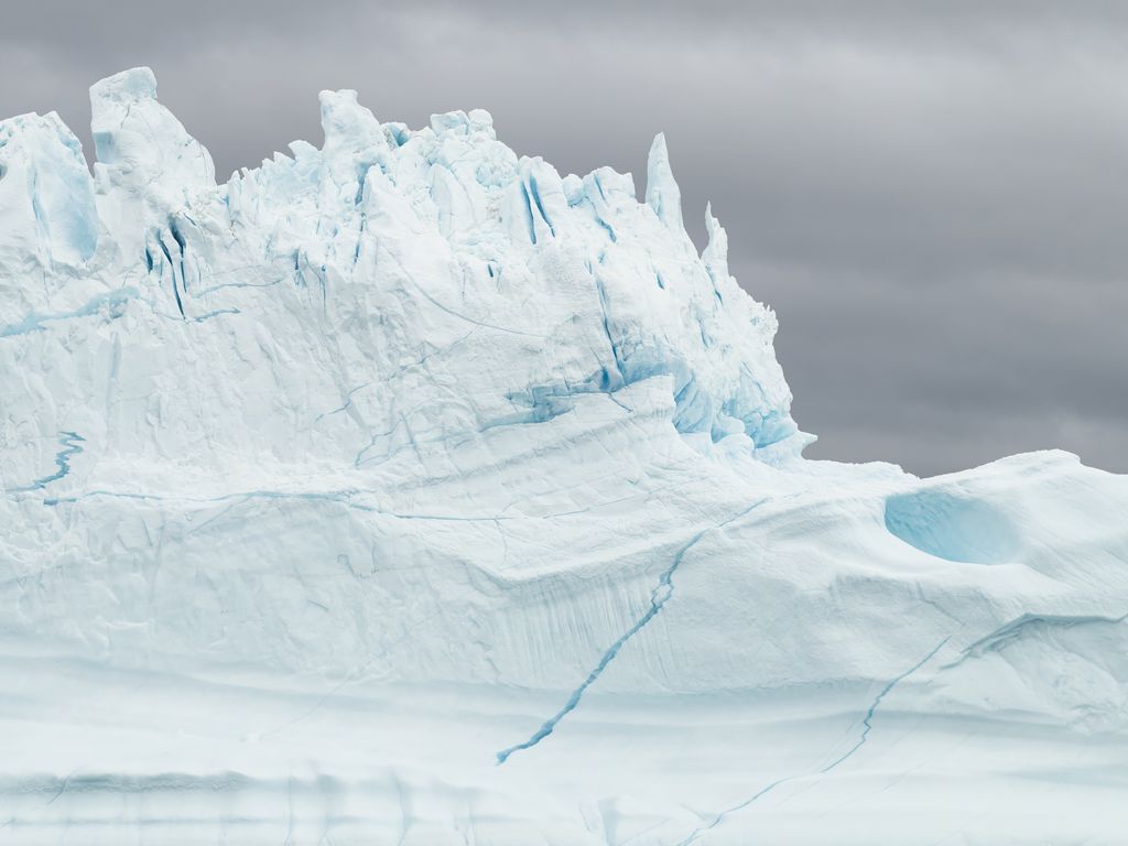 1024x768 Wallpaper rocks, snow, winter, white, nature, cranny