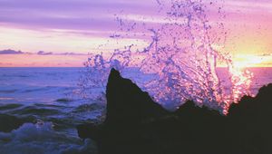 Preview wallpaper rocks, splash, sea, water, spray